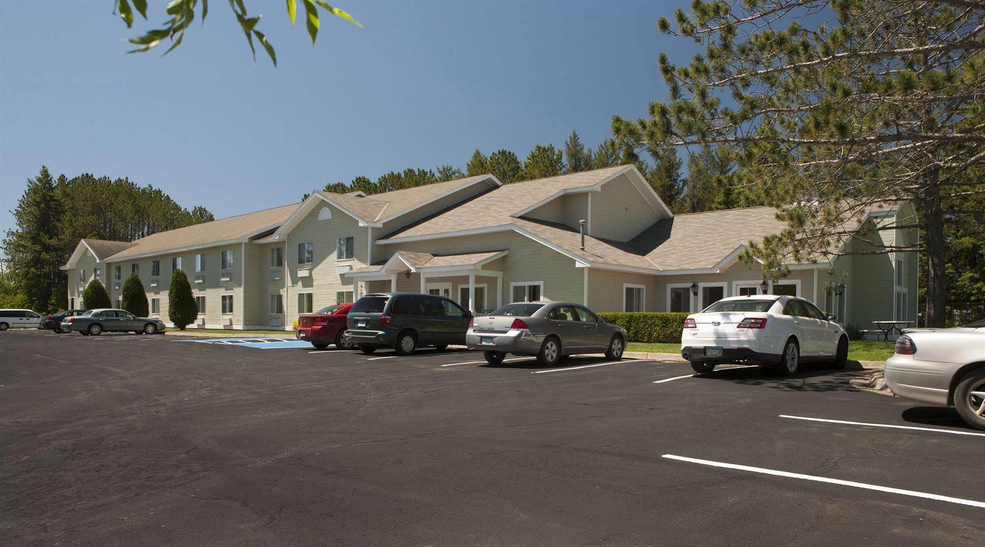 Country Inn Ту-Харборс Экстерьер фото